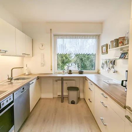 Schoene Mit Balkon * Grevenbroich