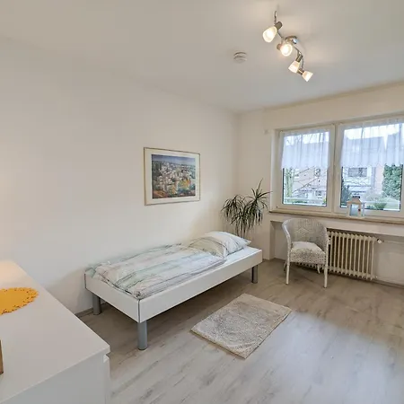 Lägenhet Schoene Mit Balkon *